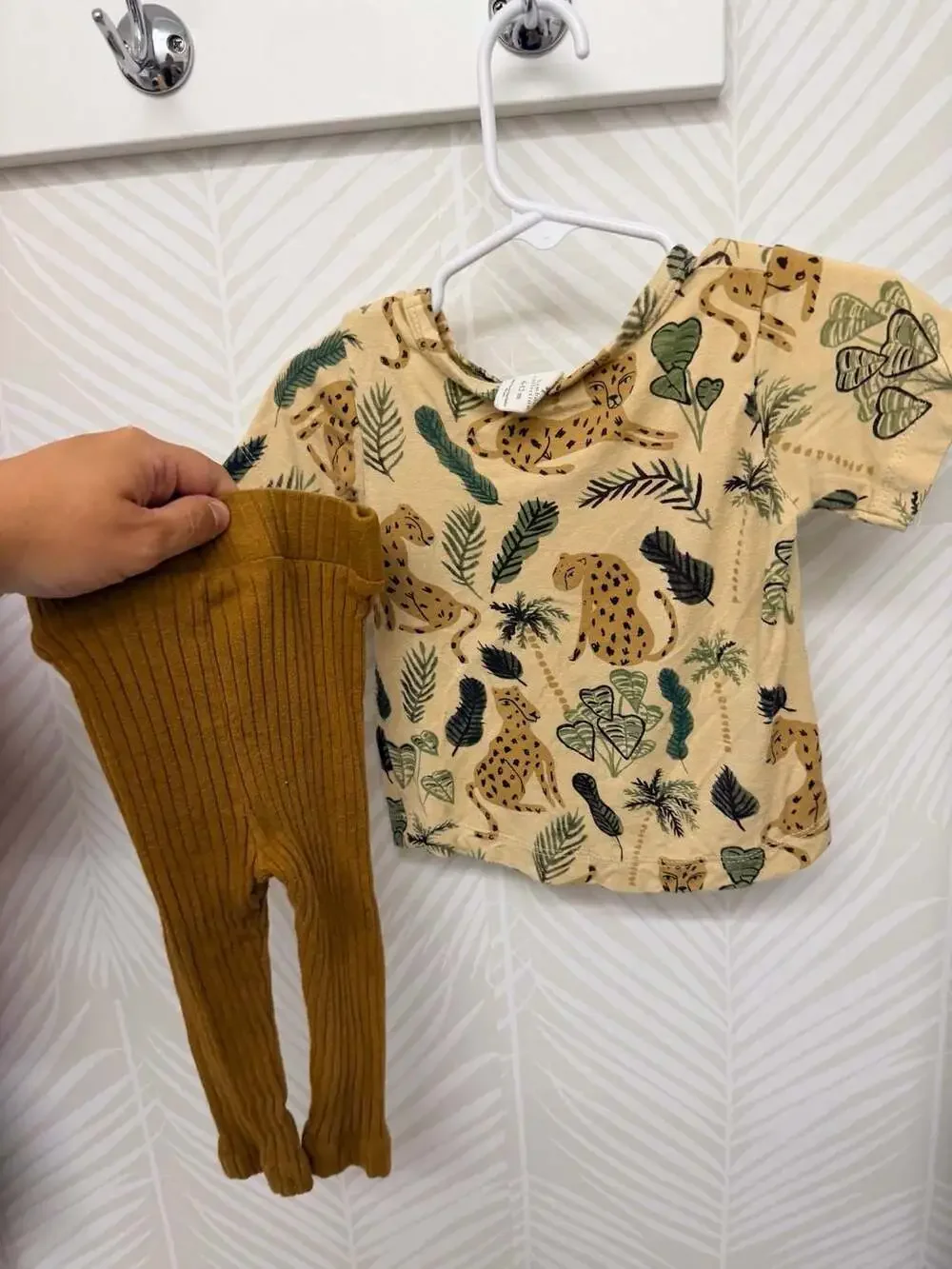 Kate Quinn Bamboo Leopard Jungle Short Sleeve T-Shirt and Leggings Set 6-12M